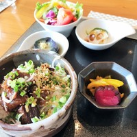 ハルヤマシタ 東京本店 - 神戸牛しぐれ煮ごはん、香の物