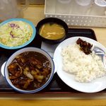 松屋 - ごろごろ煮込みチキンカレー(並)　生野菜セット