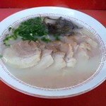 長崎屋 - 焼豚ラーメン（５５０円）　チャーシュー麺で５５０円！　チャーシューも好みのタイプです～　