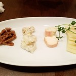 puccii - イタリアンチーズとドライフルーツの盛合せ