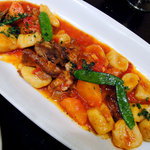 ん bistro - 羊とジャガイモのニョッキの煮込み