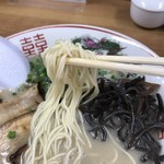 豚骨らーめん 魂龍 - 麺。