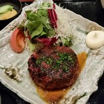 豚肉創作料理 やまと - 和風ドレッシングがかかっています