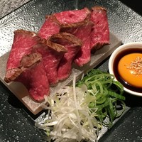 黒毛和牛のたたき~特製黄身醤油ソース~