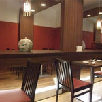 上海小籠包 祥瑞 - モダンチャイナ風のインテリアです