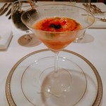 ラトラス - 桃の冷たいスープ　クレタ島のオリーヴオイル オマール海老とキャヴィア