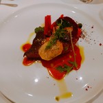 ラトラス - 和牛サーロインの岩塩包み焼き ソース　ポワヴラード