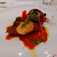 ラトラス - 和牛サーロインの岩塩包み焼き ソース　ポワヴラード