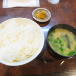 とんかつ ひろ喜 - ご飯はけっこう多い