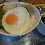 Cafeふれあい - ハンバーグ丼。見えないがハンバーグは小さめ