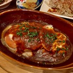 すざわ亭 - ポーク・トマト・モッツァレラの重ね焼きデミグラスソースとゴーヤとじゃこの甘辛煮定食(¥800) メイン