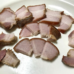 キュルノンチュエ - リーヨン・シェ・ヌゥ（豚ばら肉香味揚げ）