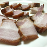 キュルノンチュエ - リーヨン・シェ・ヌゥ（豚ばら肉香味揚げ）