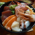 まぐろや - 海鮮丼(1,300円)
