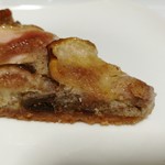 ブーランジェ エス・カガワ - バター香るタルトにしっとり甘いクレームダマンド、白ワイン風味のドライ無花果もポイント