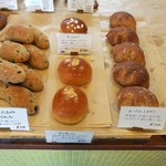 ブーランジェ エス・カガワ - 毎日食べたくなる、優しい焼き色の素朴なパンたち（その2）