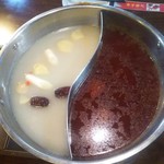 兆奎餃子 - 火鍋(野菜セット付) 1290円(税別)