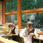 和泉屋傳兵衛 - スタッフの頑張り〜♬