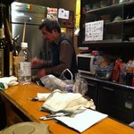 炭火焼 鳥つね - つねさん調理中