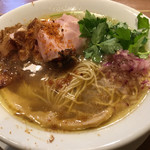 自家製麺 うろた - 塩魚汁(しょっつる)そば