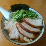 春紀 - たまり醤油背脂トッピング肉増し