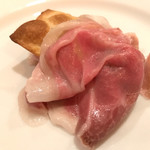 松茸と角館の猪を生地で包んで焼いたアレに生ハムとバター/一番