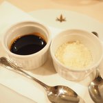 Giglio - パスタ+ドルチェ 1490円 のソースと粉チーズ