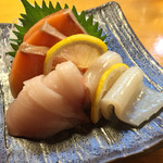 Sushi Izakaya Yataizushi - 刺身3点盛り（カンパチ・サーモン・イカ）