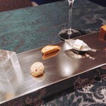 SALONE 2007 - 2017.9.  Binario/プラットホーム 小菓子