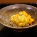 鮨みなと - バフン海胆とムラサキ海胆の小丼