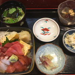 鯛八鮨 - 海鮮丼　１０８０円　(2017/09)