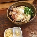 讃岐うどん はるしん - ぶっかけうどん2玉(¥670)
      うどんの麺自体が美味しいこの店ではシンプルなメニューを食べた方がいいと思う。讃岐と関西のいいとこ取りした感じの麺は秀逸。特に「ぶっかけ」はダシ汁の味も抜群の美味！