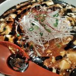 維風堂々 - 麻婆ラーメン・黒（アップ）