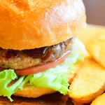 HINANO Resort Burger&Bar - ランチ　ハンバーガー＠税込1,000円：カメラ、寄ってみました