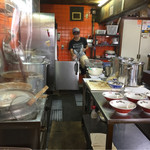 ラーメン荘 おもしろい方へ - 内観