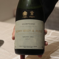 クイントカント - 泡：Berry Bros. & Rudd United Kingdom Cube Grand Cru Brut