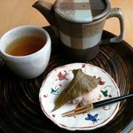 蕉雨庵 - 蕉雨庵・ほうじ茶と和菓子セット