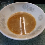 ラーメン二郎 - スープは「あっさり」
