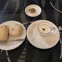 スカイクルーズマクハリ アパホテル＆リゾート東京ベイ幕張 - コースのスープとパン