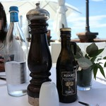 Essentiale - テーブルの上