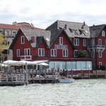 Essentiale - ホテルの外観～白いパラソルがテラス席