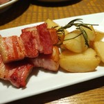 ビストロ チキート - じゃがいもとベーコンのロースト 550円