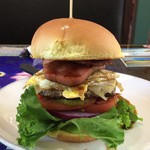 Lili's Restaurant - Kahuna Burger(別角度)♪