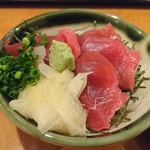 Kirakuya Mamezou - ミニ本マグロ丼。いい感じのマグロの赤身です！