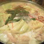 ひなた家 - モツ鍋（煮込中）