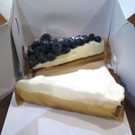 ラヴニュー デ シャンゼリゼ - ブルーベリーとマスカルポーネのタルト７５６円、クリームチーズとサワークリームのタルト７０２円（いずれも税込）