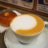 Beruku - ドリンク写真:カフェラテとあんぱん