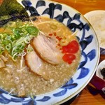 拉麺しるし - とんこつ醤油（平日昼ライス無料）