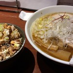 ミニチャーシュ丼セット