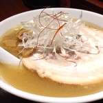 塩ラーメン（８１０円）